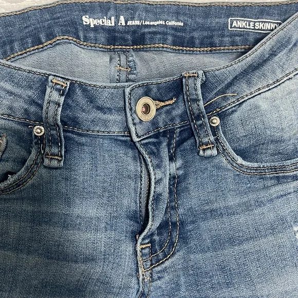 Jeans - Picture 2 of 3